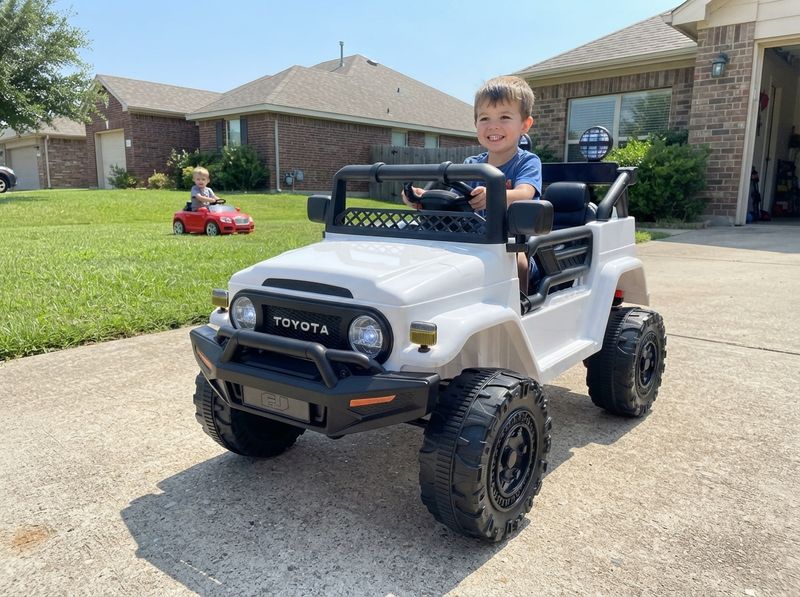 12V Licensed Toyota Ride-On Truck, White